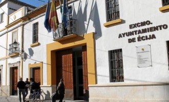 Obras donadas del poeta Écija Agustín Rivero Torres, a la Biblioteca Municipal