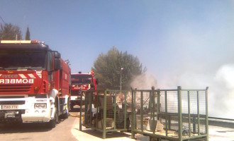 Los bomberos de Écija intervienen con éxito en un incendio en Badolatosa