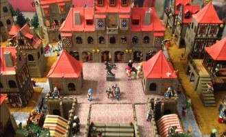 Más de 1.500 visitas en el primer día de la exposición en Écija de “Un Mundo de Playmobil”