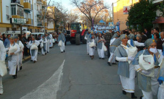 Un tren de ilusiones en la Cabalgata de los Reyes Magos de Écija