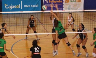 Jornada de clausura de los encuentros provinciales de voleibol en Fuentes de Andalucía