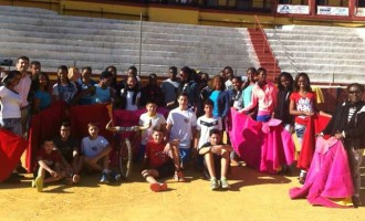 La Escuela Taurina de Écija recibe un grupo de estudiantes de las Antillas Francesas