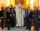 Miembros del Colectivo de Pregoneros de Écija y del Taller de Rapsodia asisten a la Pascua de Resurrección celebrada por Amigo Vallejo