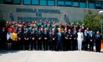 El teniente de la Guardia Civil José Antonio Sotillo de Écija, condecorado con la  la Medalla de bronce al Mérito de Protección Civil