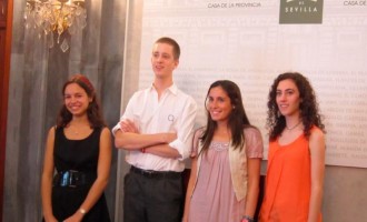 La alumna del IES San Fulgencio de Écija, Rocío Gómez, finalista del certamen de relato corto de la Fundación de Cultura Andaluza