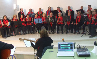 El coro de Écija “La Sartén de Andalucía” visita Radio SAFA para grabar Villancicos de la programación especial de Navidad