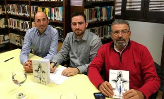 El joven escritor de Écija, Adrián Fuentes, presenta su primera novela: »Prófugos del destino (La redención)»